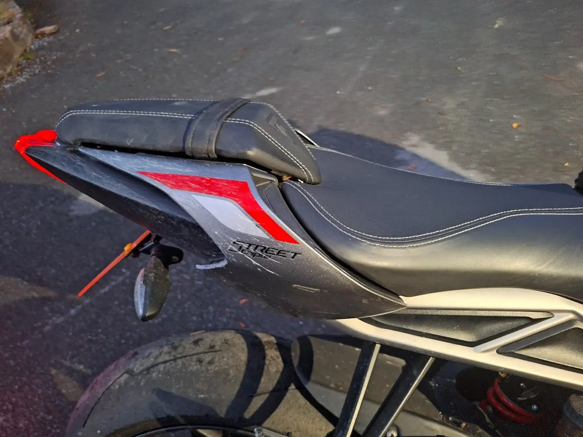 Triumph street triple 765 RS - Image 2