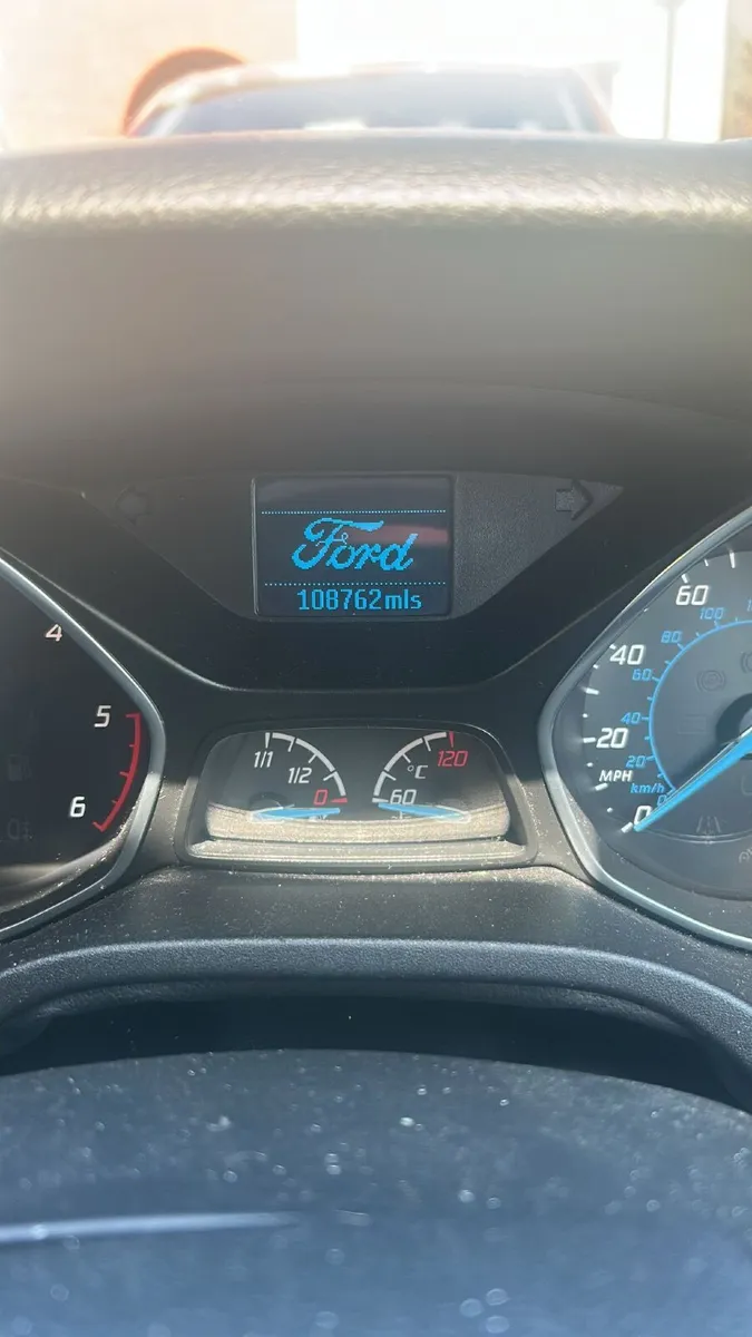Ford Focus 2014 - Image 2