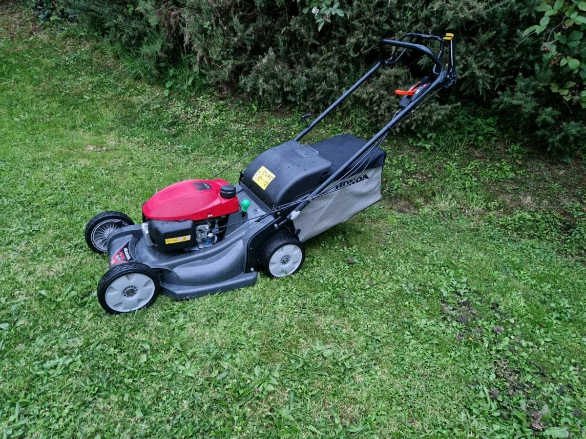 Lawnmower HRX537 - Image 1