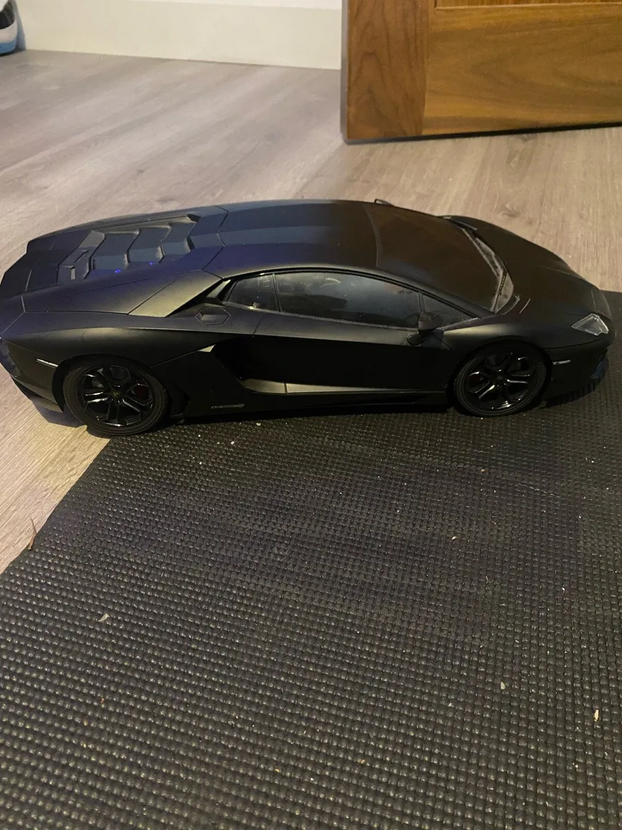 Remote Control Lamborghini Aventador - Image 3
