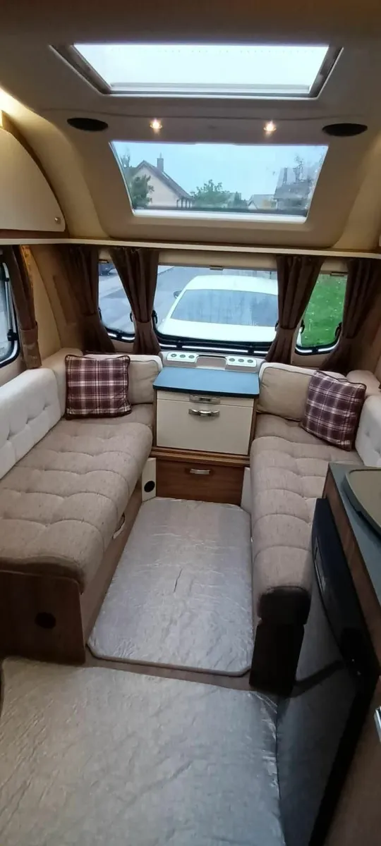 Caravan - Image 1