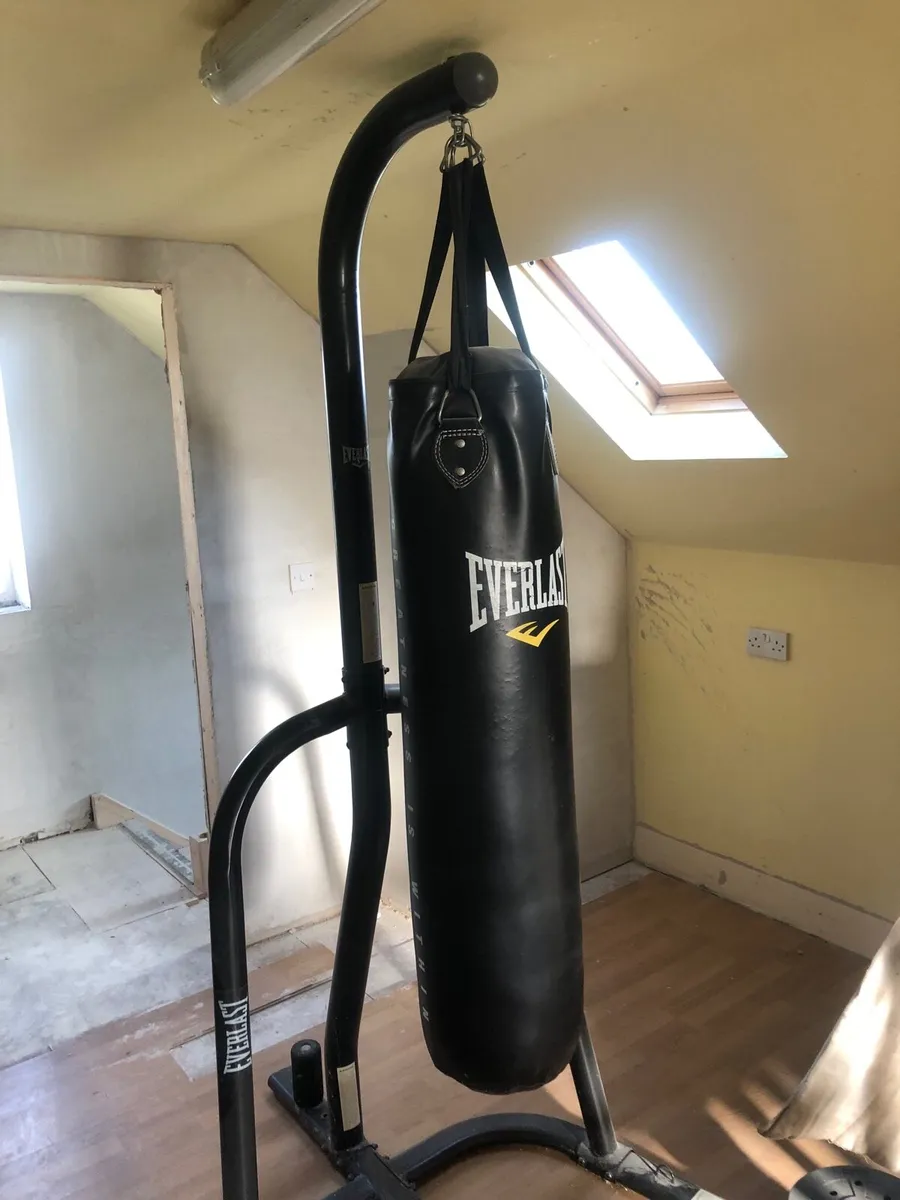 Punch bag stand - Image 1