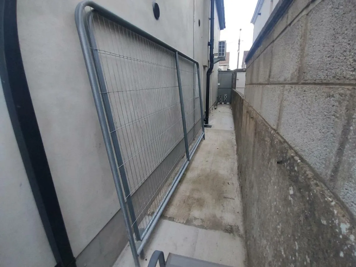 Site security fences - Image 2