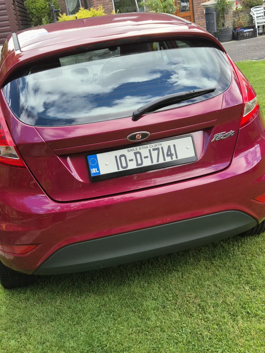 Ford Fiesta 1.25  2010 - Image 2