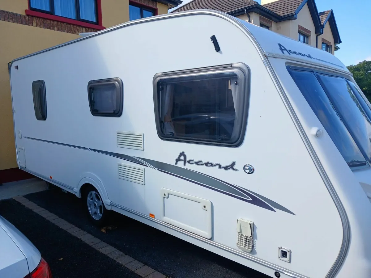 Caravan in excellent condition for sale. - Image 2