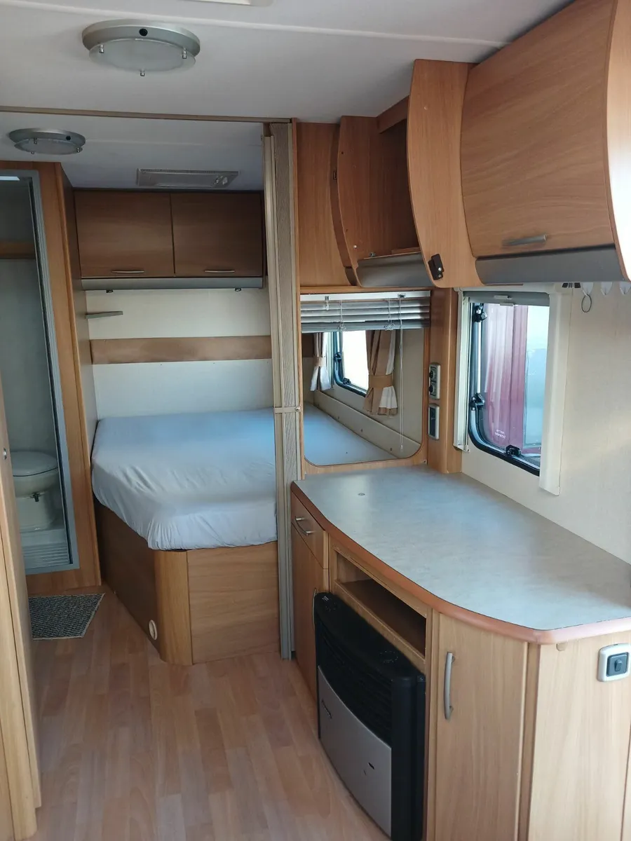 Caravan in excellent condition for sale. - Image 4
