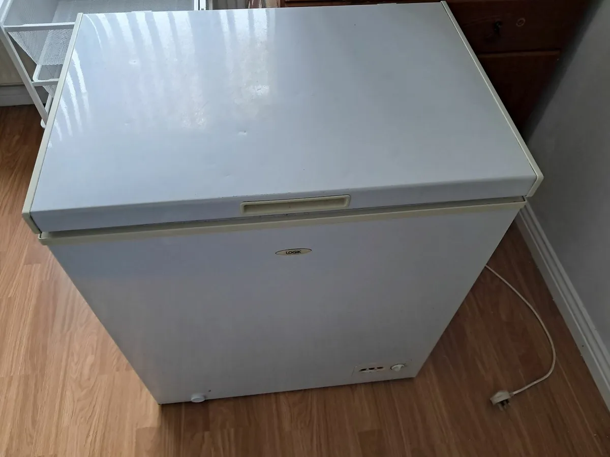 Logik Chest freezer - Image 1