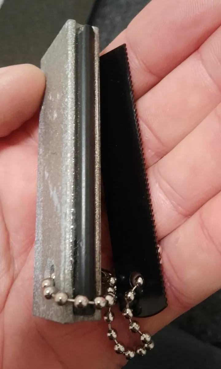 mini hacksaw+sharpening stone - Image 2