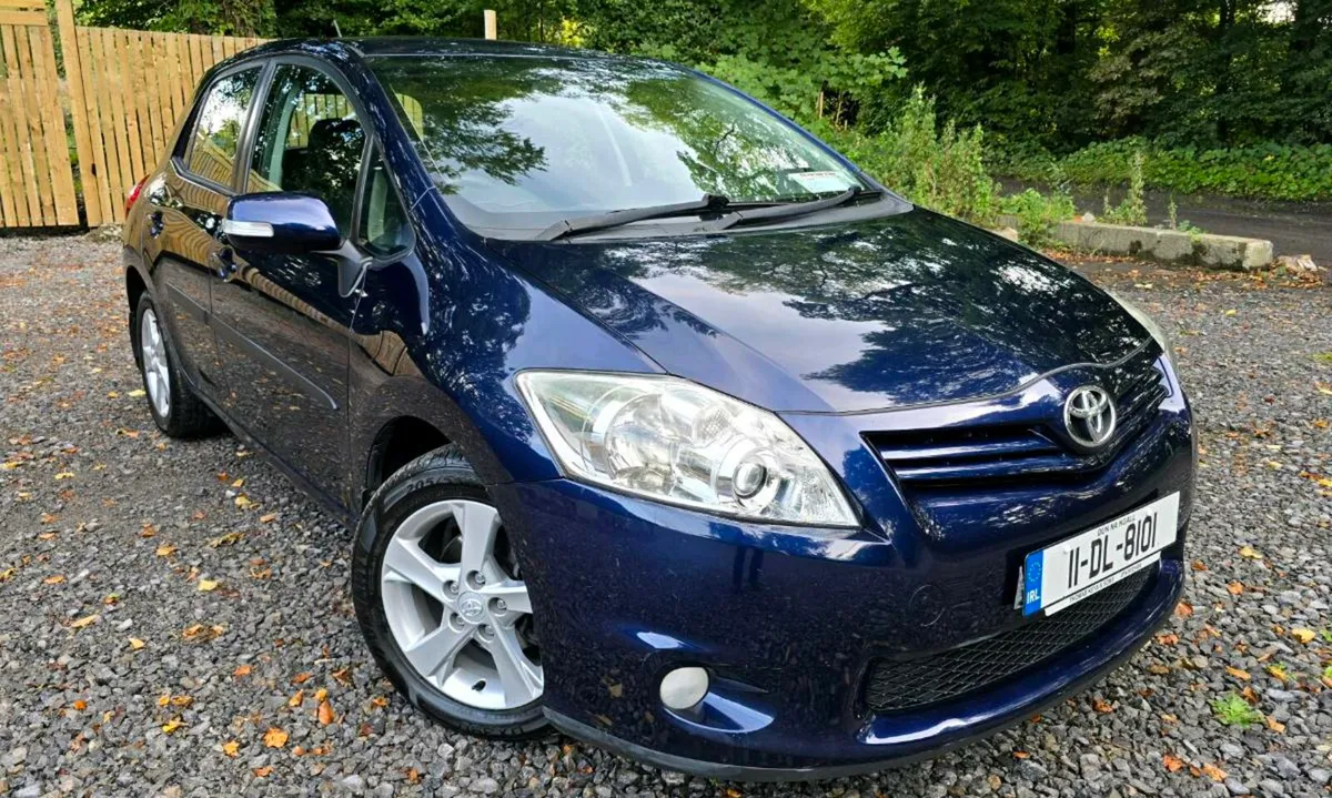 2011 Toyota Auris 1.6 Automatic/Very Low Miles - Image 1