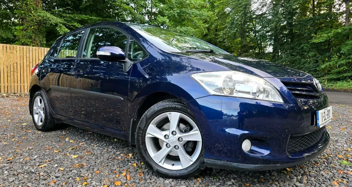 2011 Toyota Auris 1.6 Automatic/Very Low Miles - Image 2