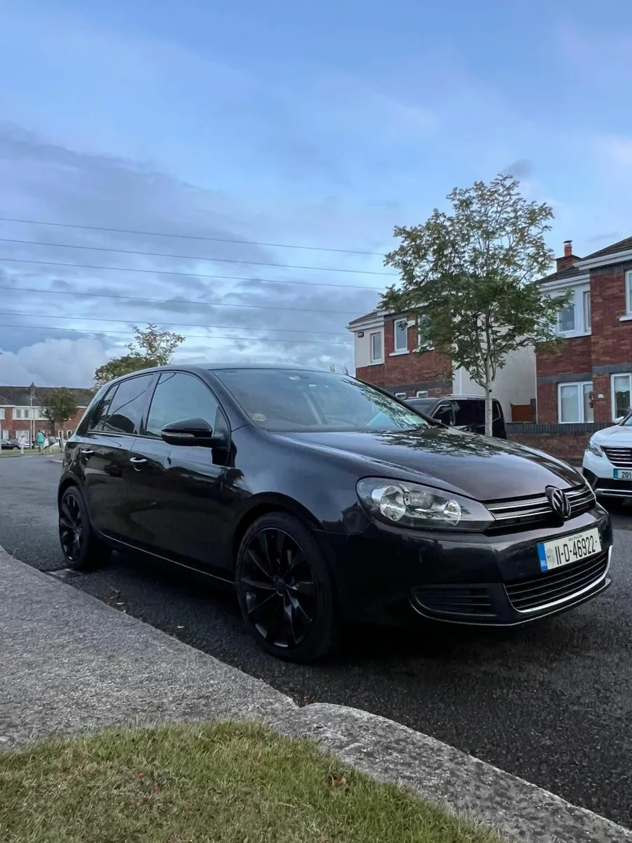 Volkswagen Golf 2011 - Image 2