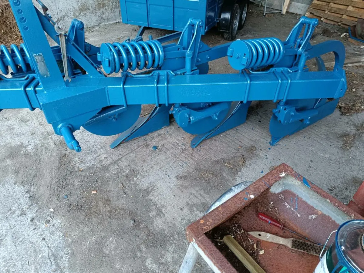 3 furrow plough - Image 1
