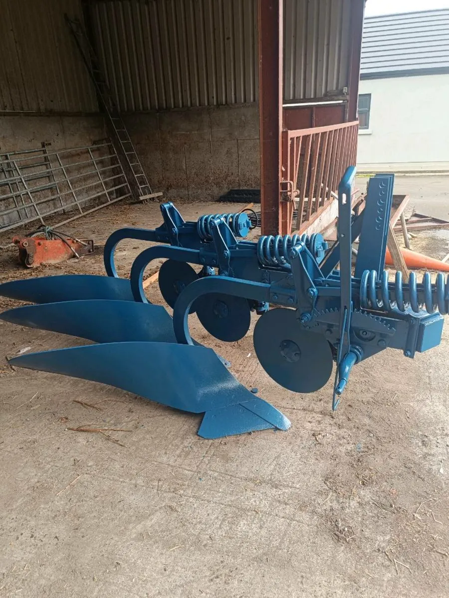 3 furrow plough - Image 3