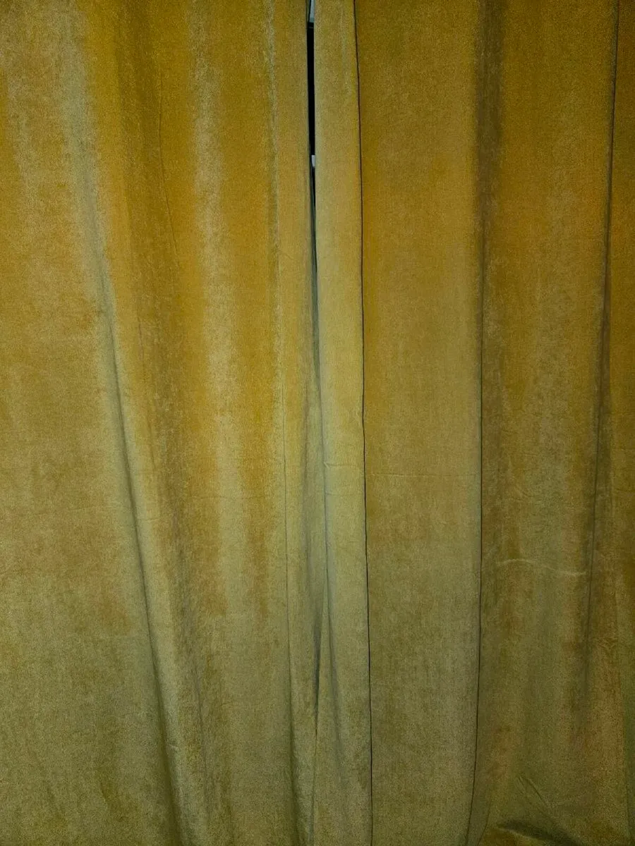 Curtains - Image 2