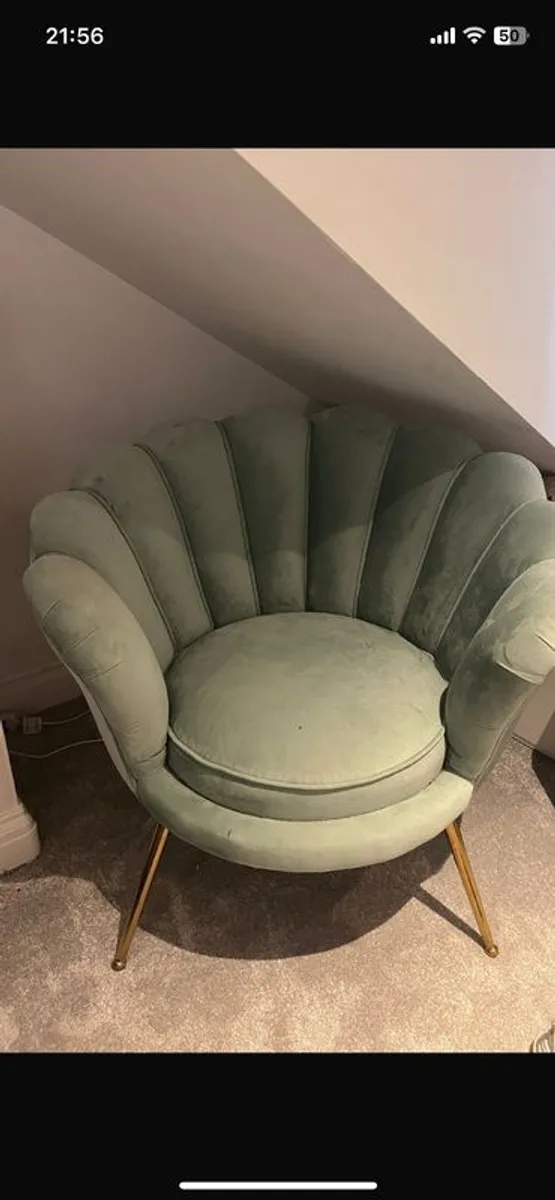 velvet chair - Image 1
