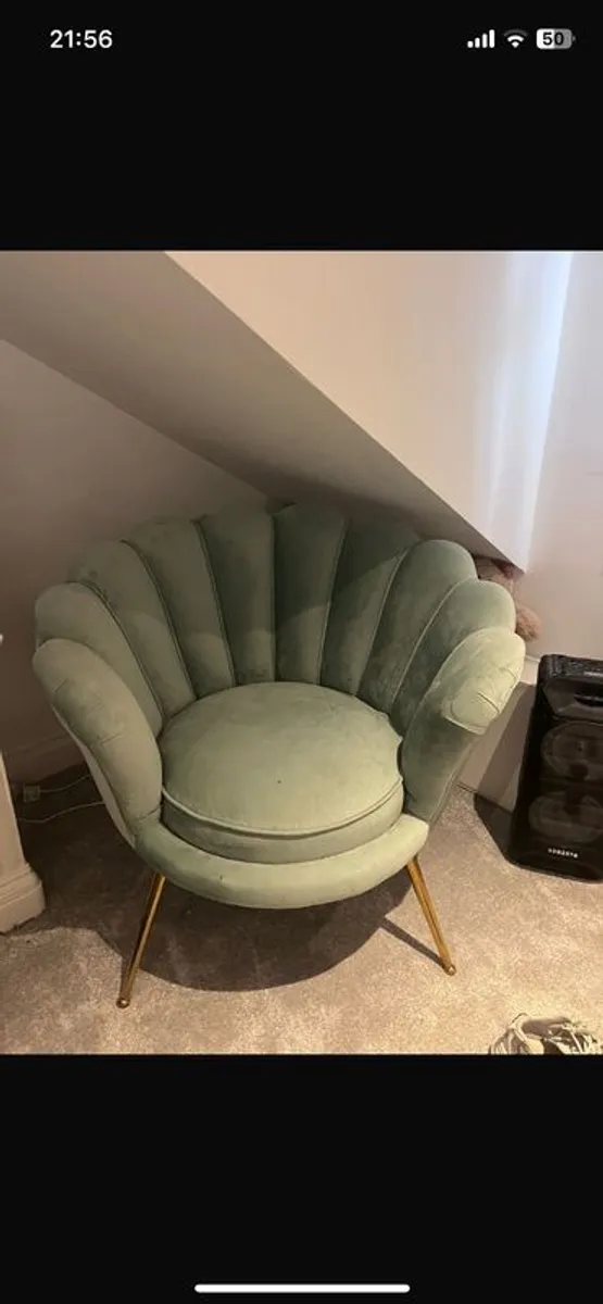 velvet chair - Image 2
