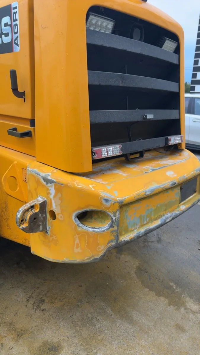 Tractor trailer and vehicle restorations - Image 1