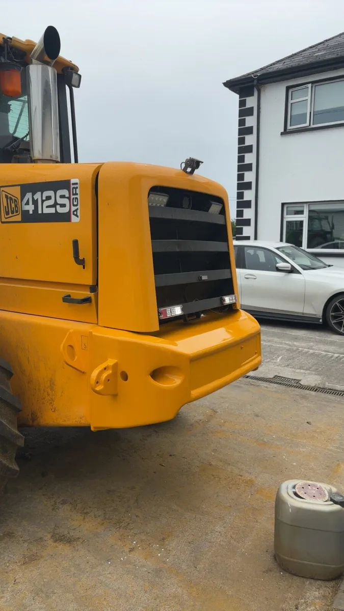 Tractor trailer and vehicle restorations - Image 2