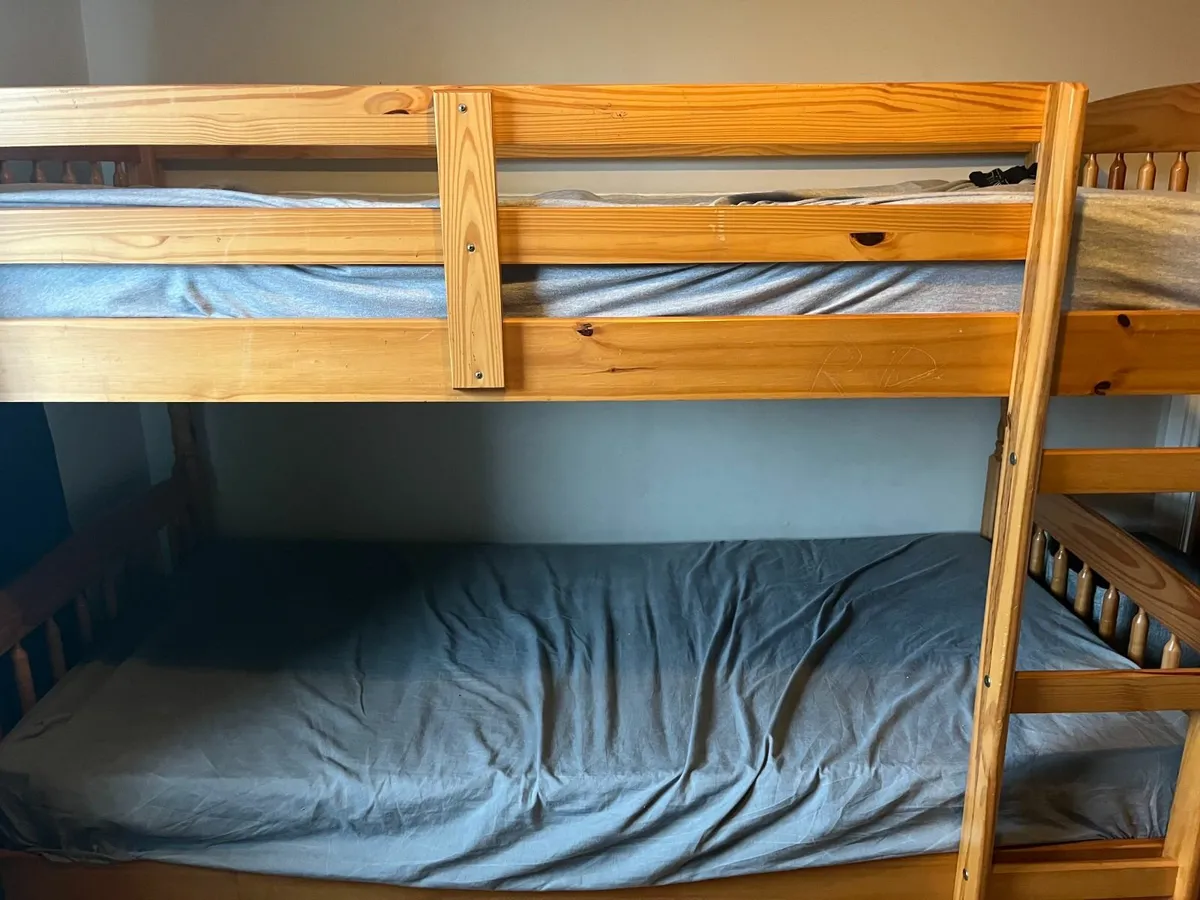 Bunk beds - Image 1