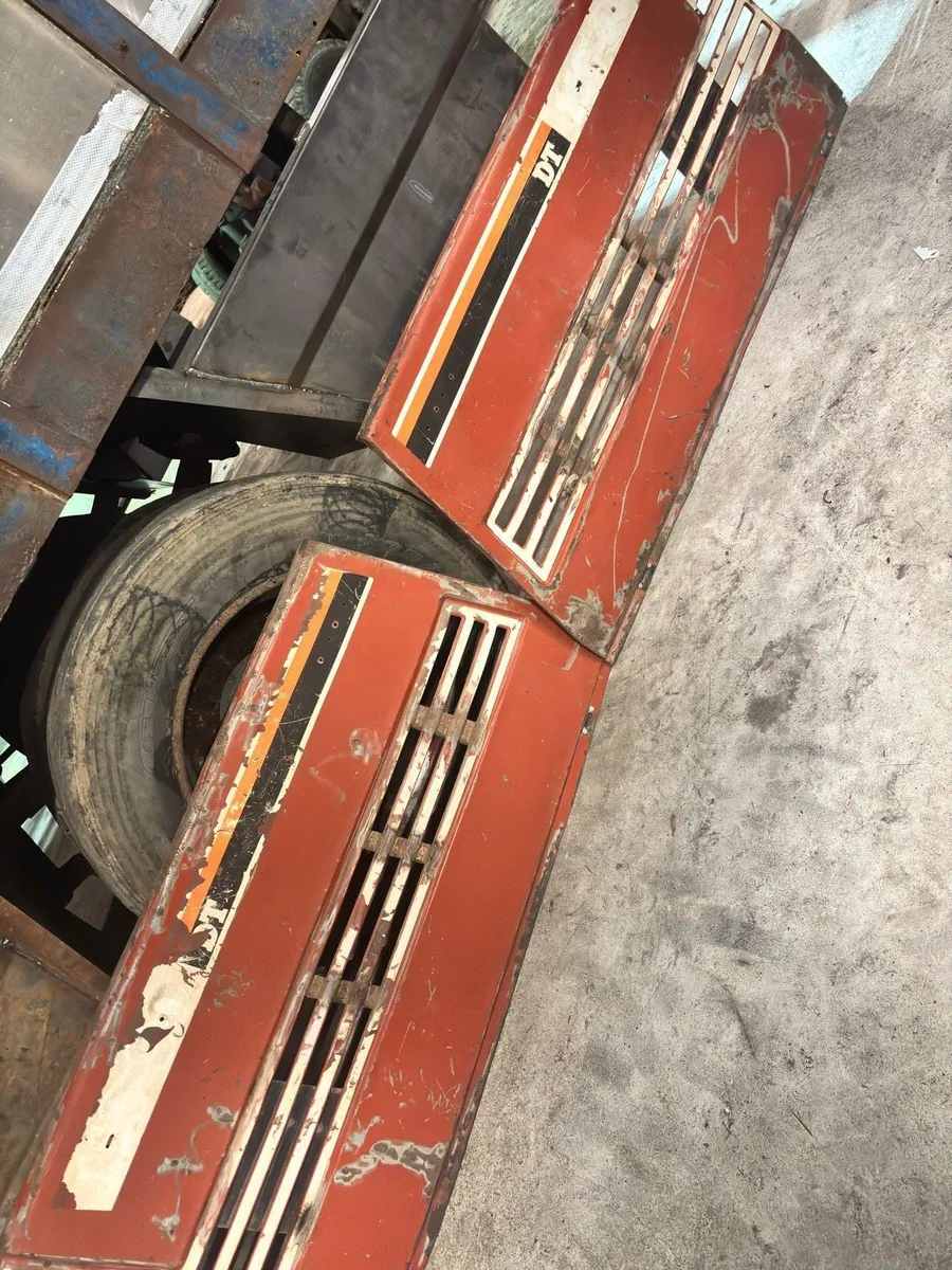 Fiat 110-90 side panels - Image 1