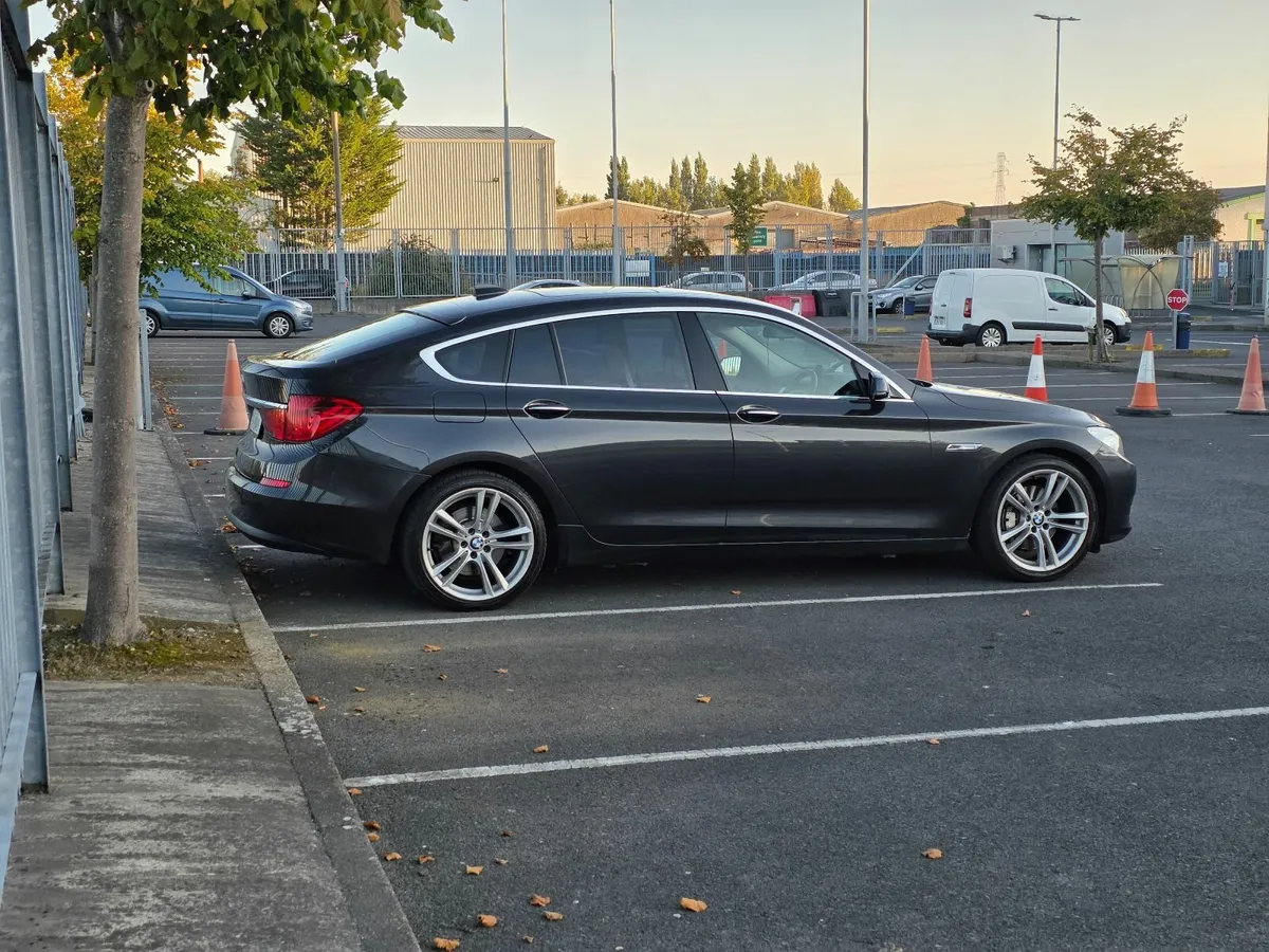 BMW 5-Series 2013 - Image 2