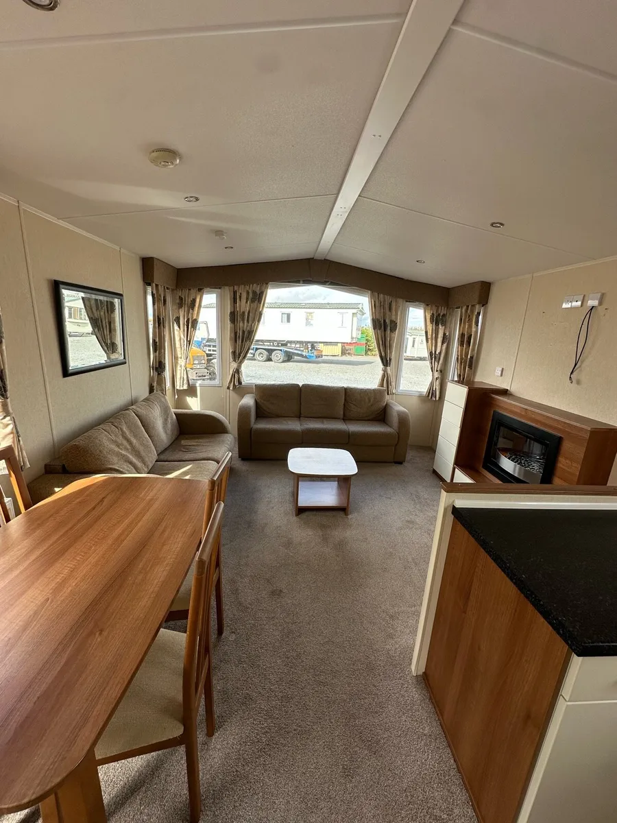Regal Elegance 👌 35 x 12 x 2 Bed - Image 2