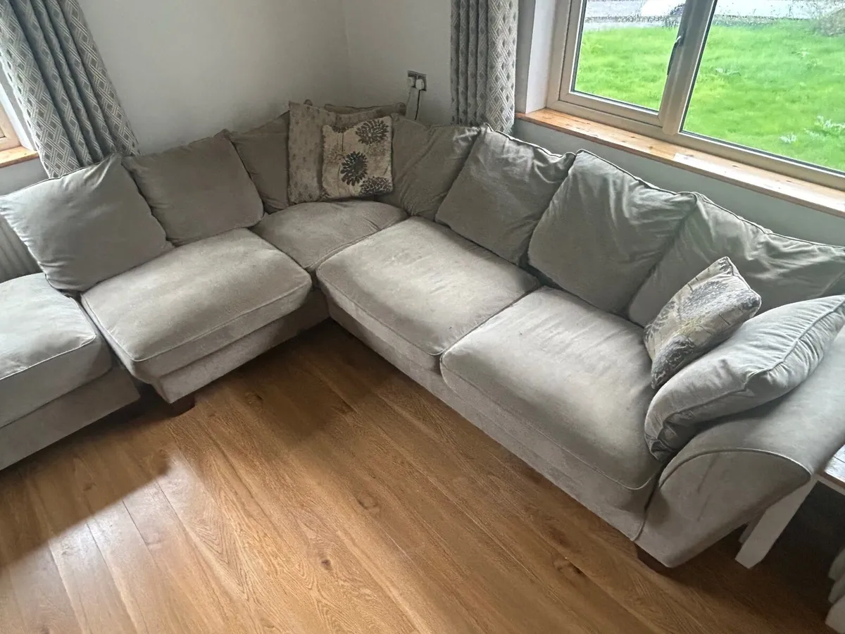 Couch - Image 3