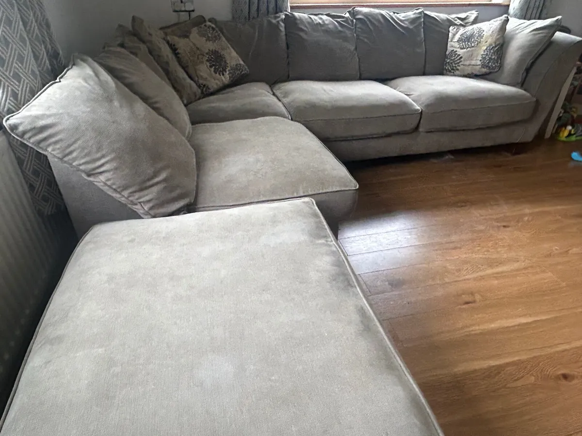 Couch - Image 4