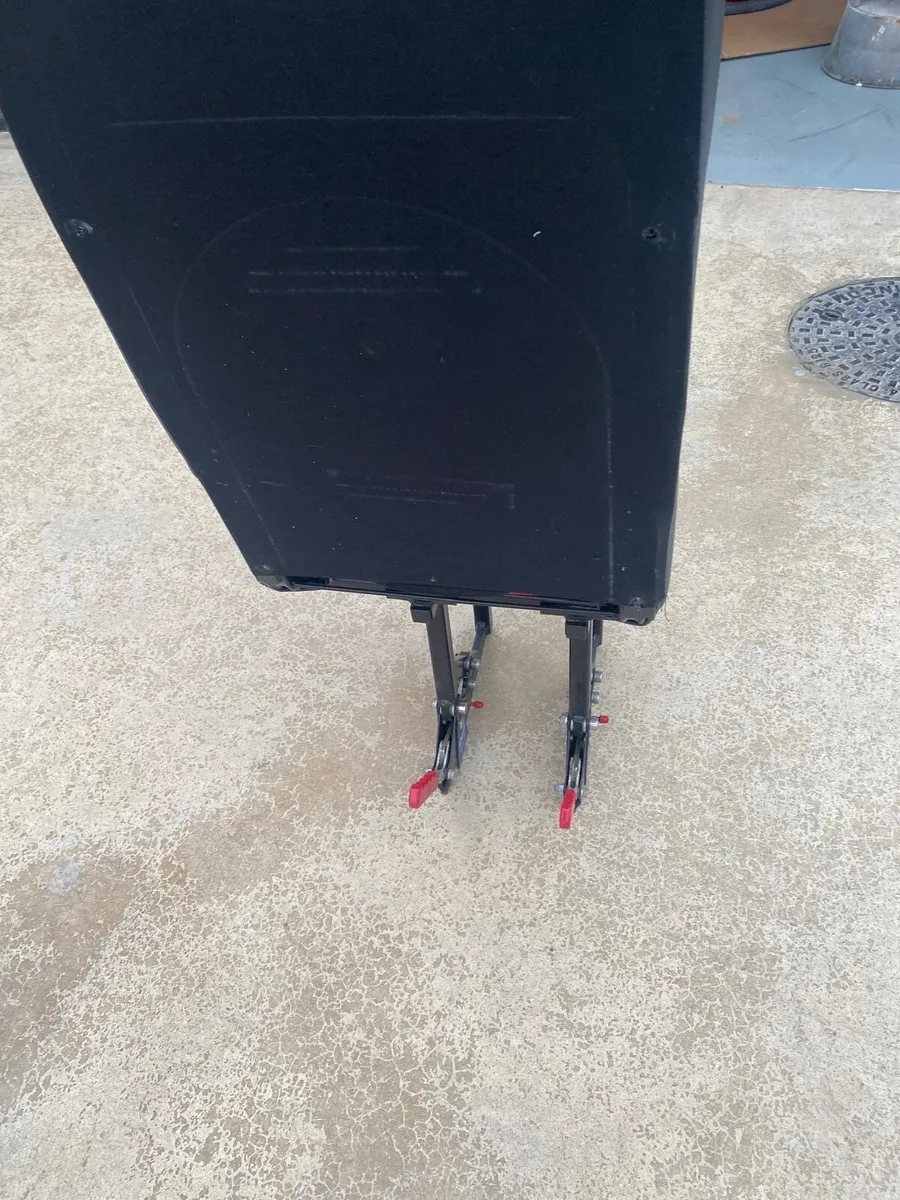 Bus seats - Image 1