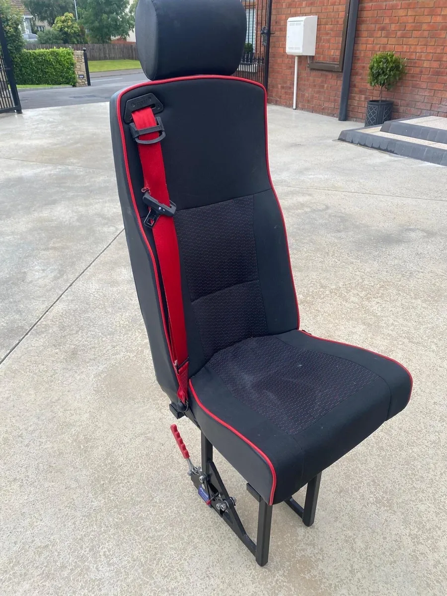 Bus seats - Image 2