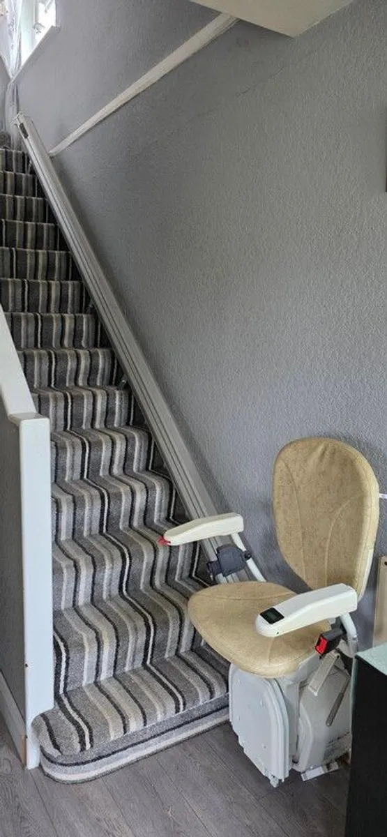 stairlift - Image 1