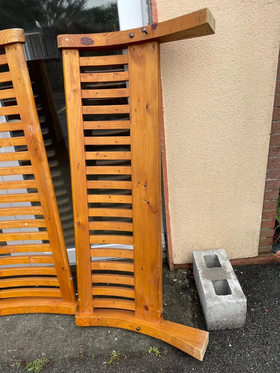 5 ft bed frame wooden & cast iron - Image 2
