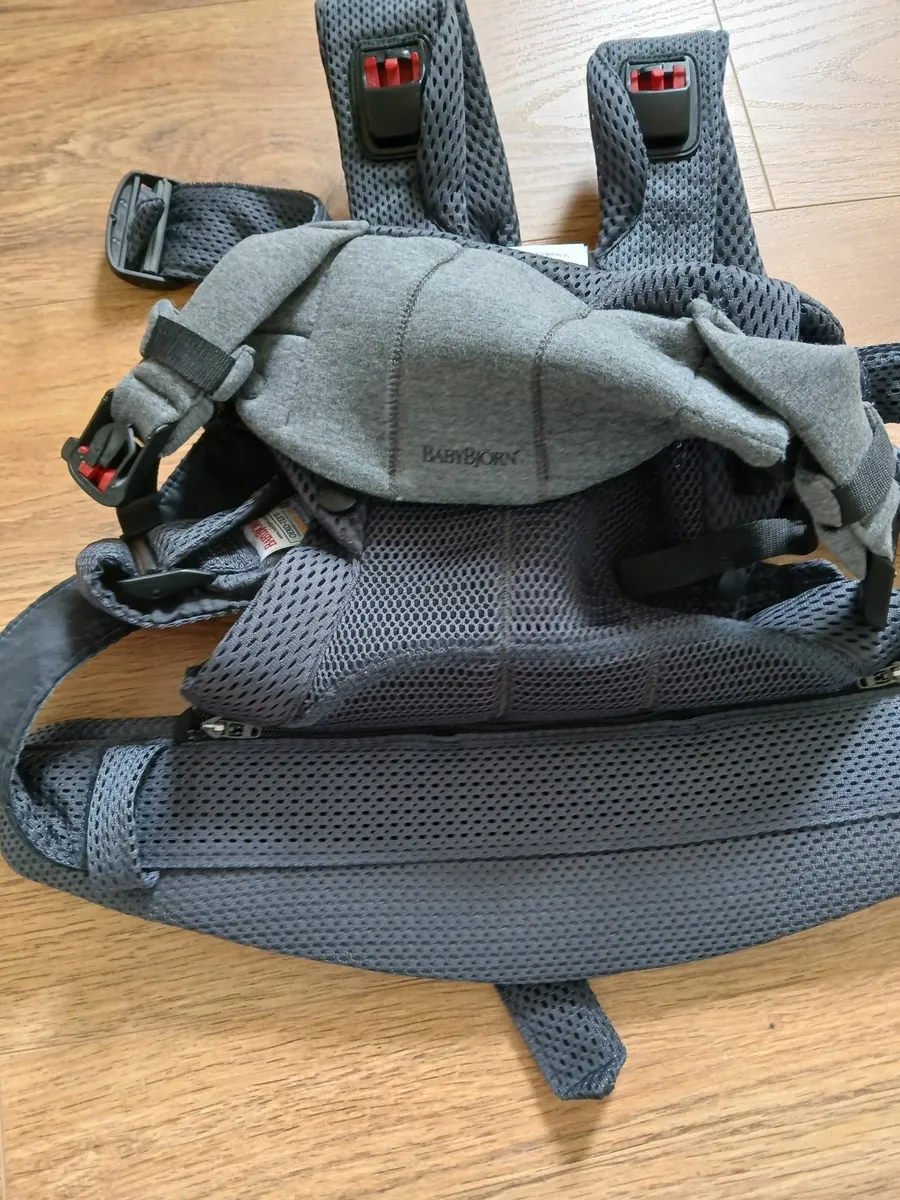 Baby carrier - Image 1