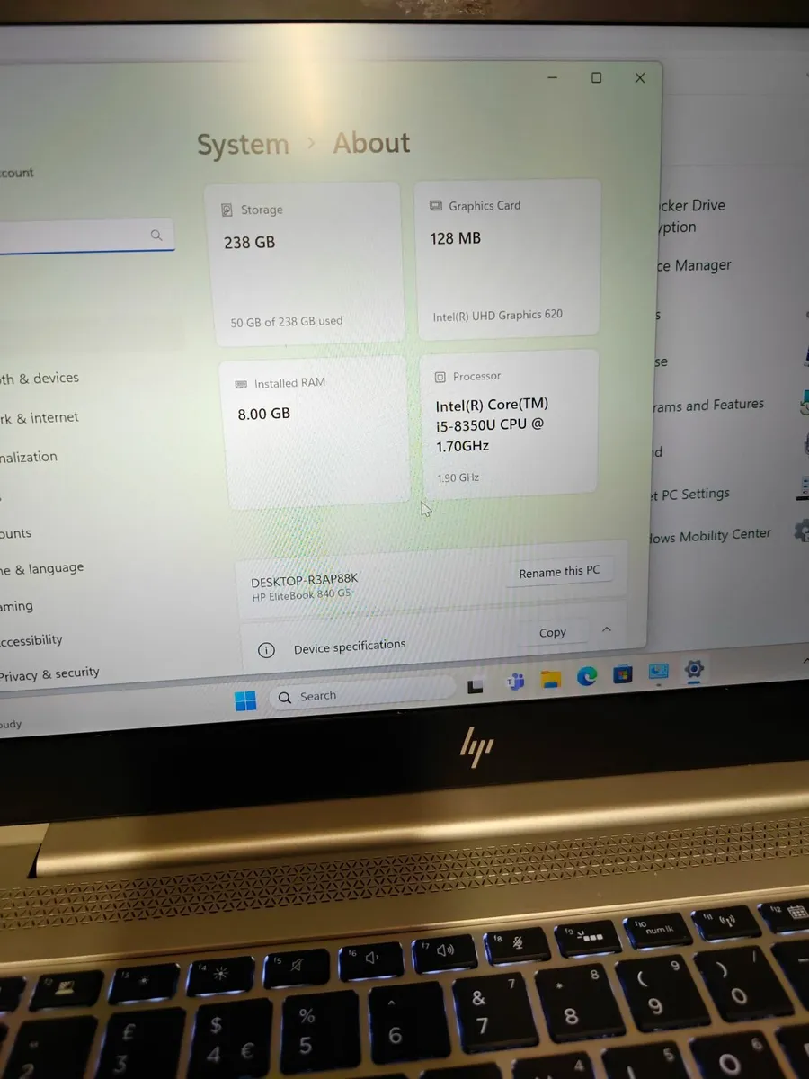 Laptop - Image 4