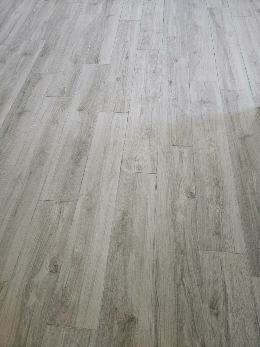 Wood effect tiles - Image 1