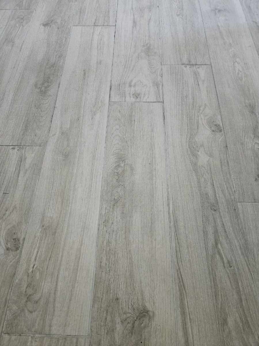 Wood effect tiles - Image 2