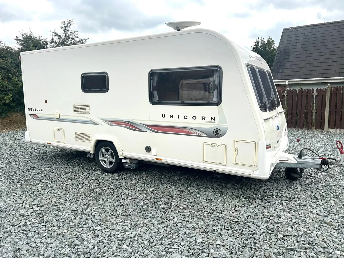 Bailey 2 berth caravan with motor movers - Image 2