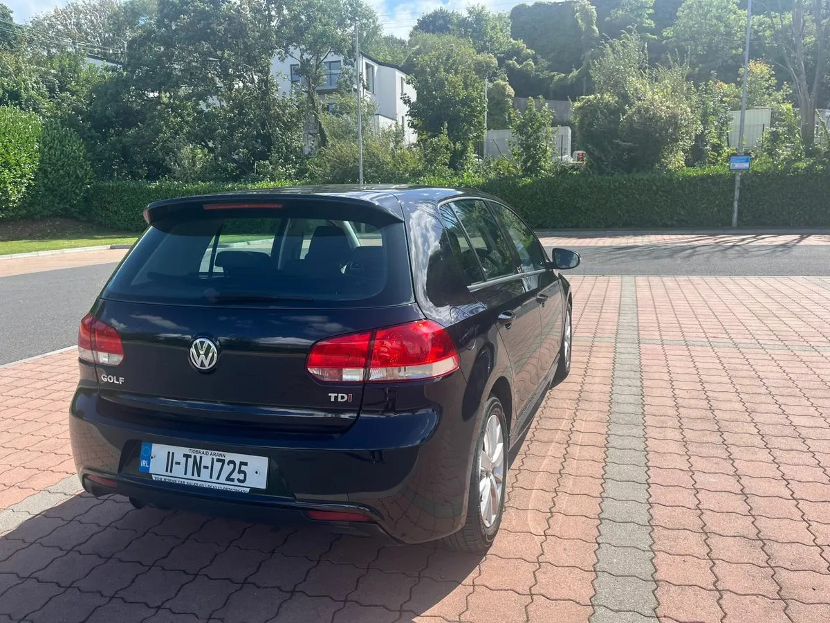 Volkswagen Golf R-Line 2011 - Image 2