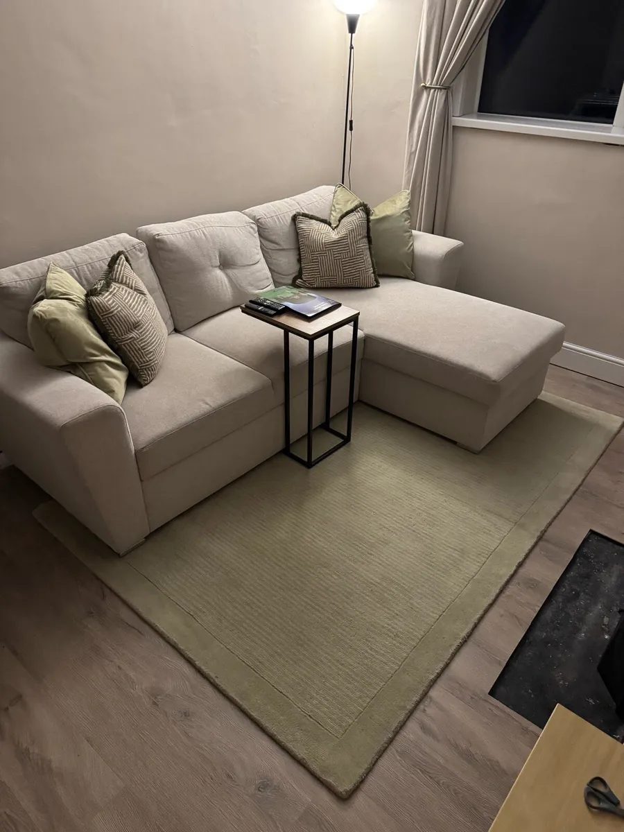 Green Bordered Wool Rug - Olann Green - Image 1