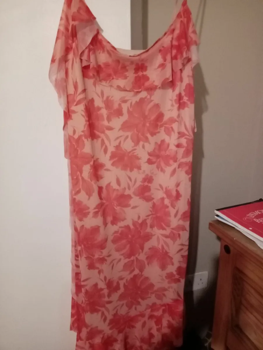 Ladies suit and dress - Image 1