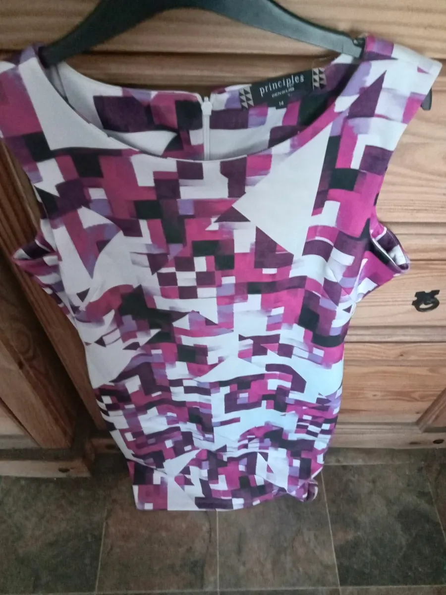 Ladies suit and dress - Image 3