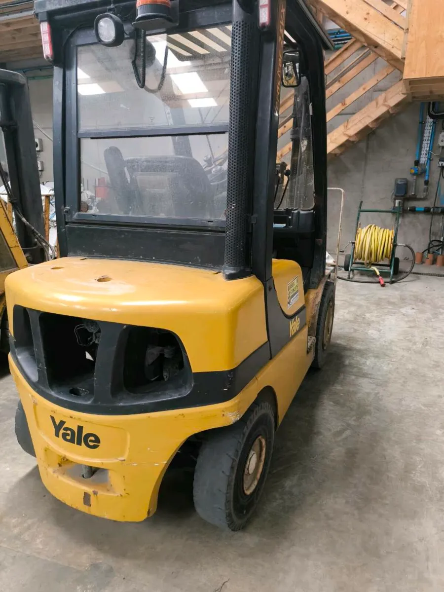 Forklift - Image 3