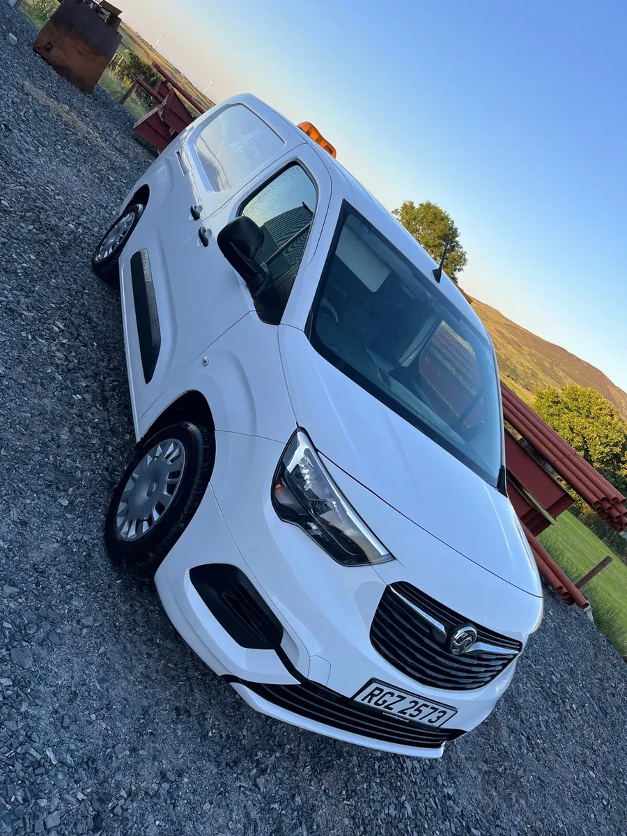 2020 Vauxhall combo - Image 1