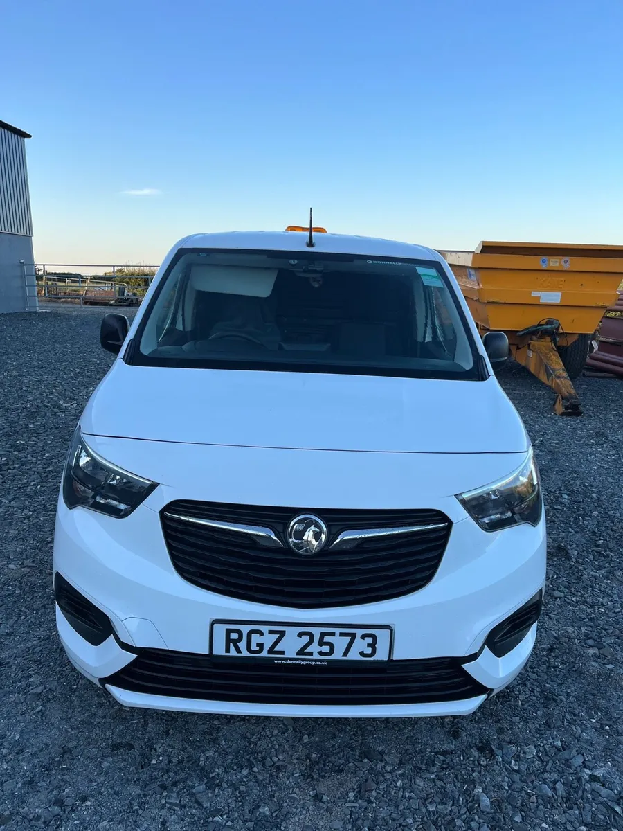 2020 Vauxhall combo - Image 2