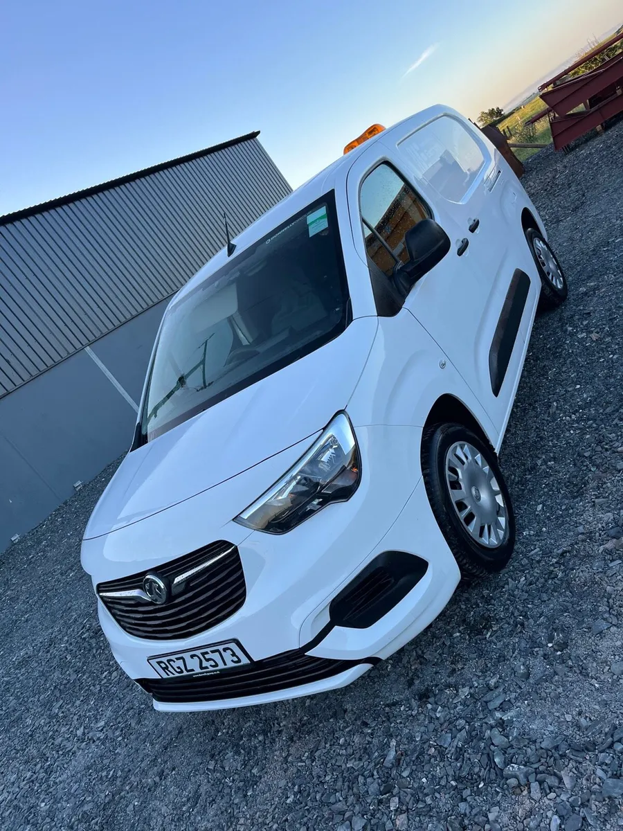 2020 Vauxhall combo - Image 3
