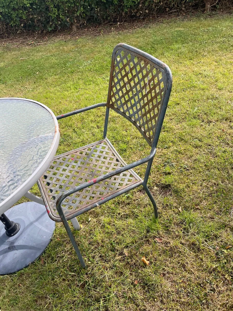 Garden furniture , table + chairs + parasol - Image 2