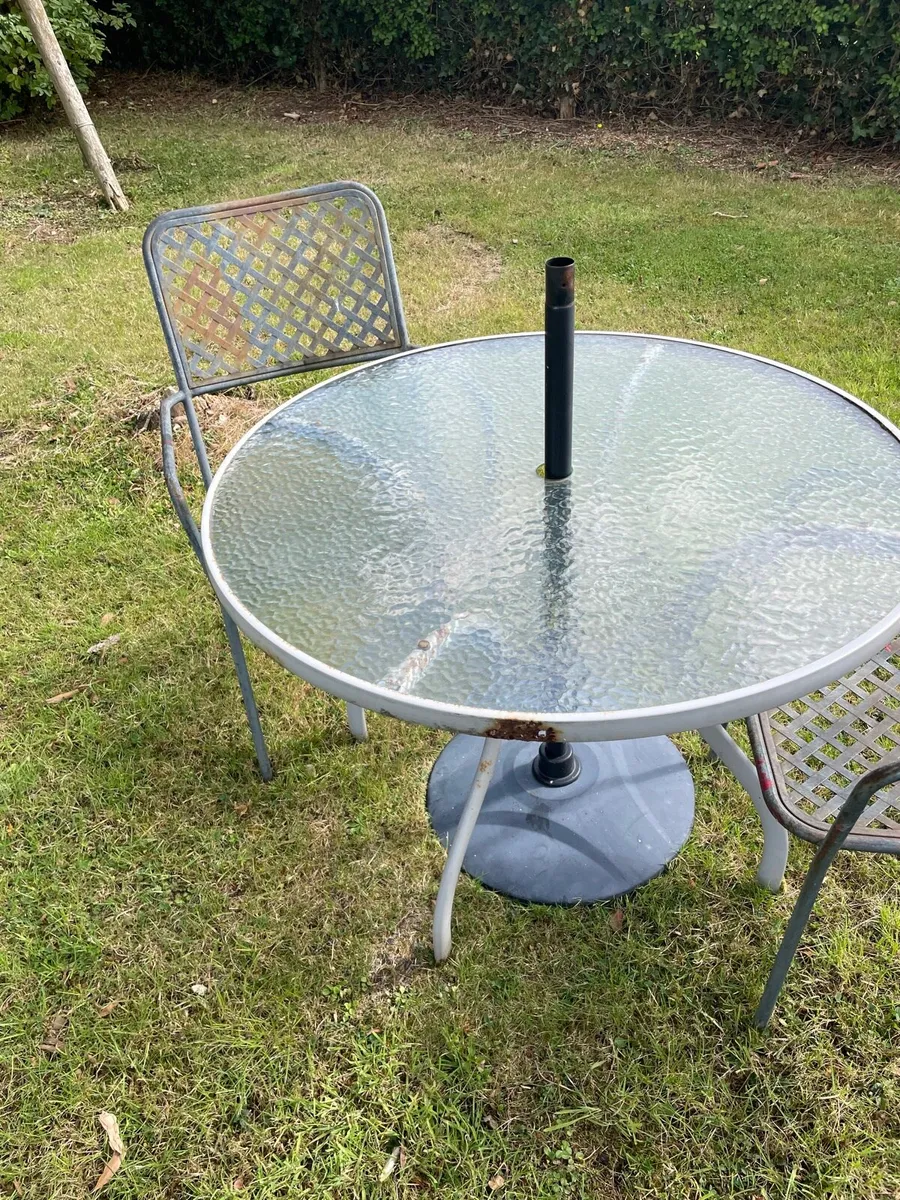 Garden furniture , table + chairs + parasol - Image 3