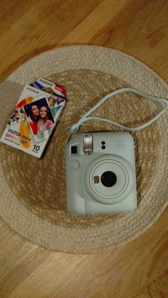 Fujifilm Instax Mini 12 Mint Green - Image 1