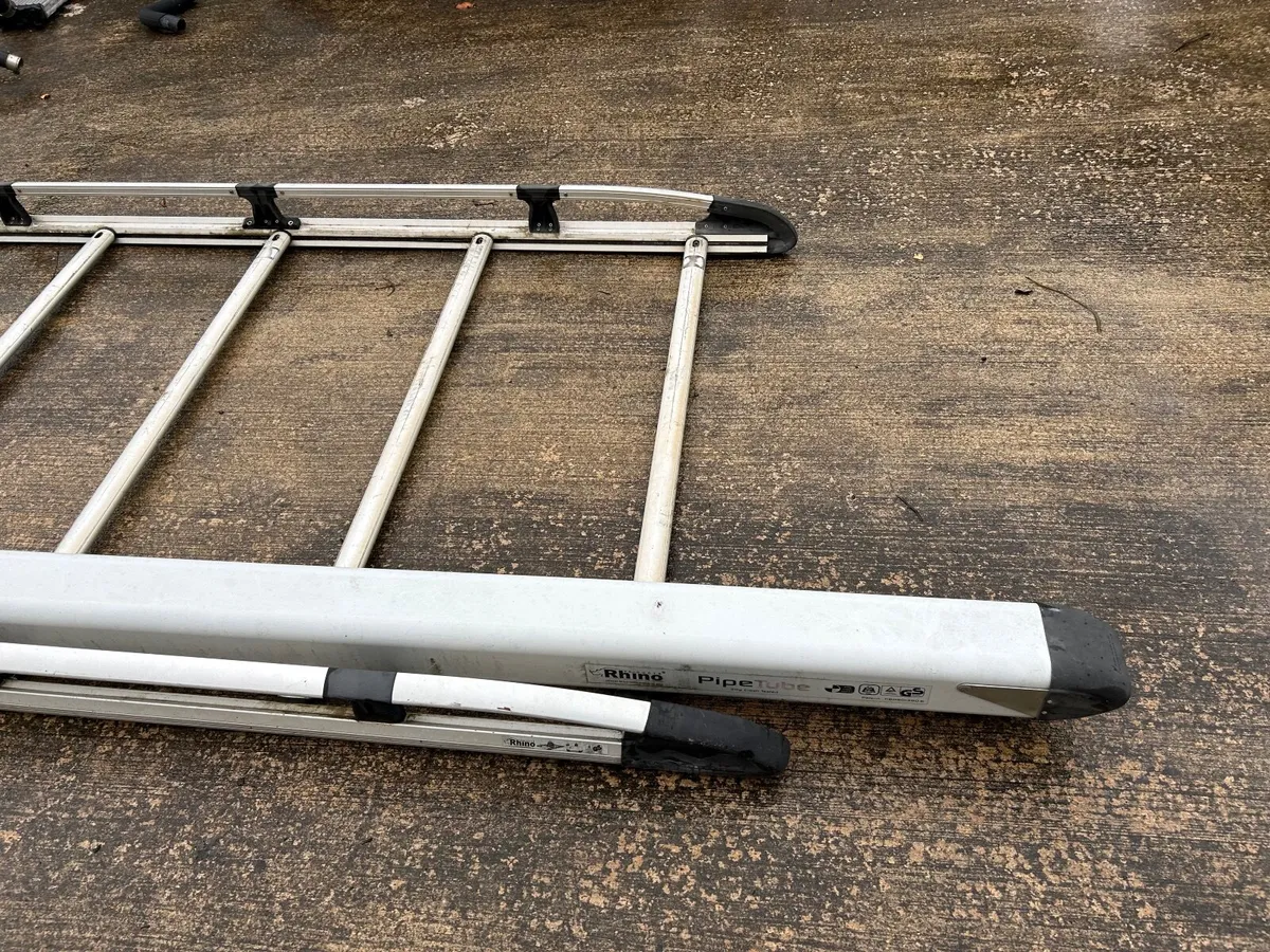 Rhino Roof Rack with pipe holder and back roller - Image 3