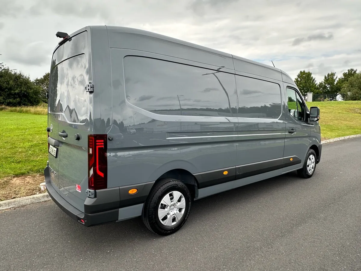 2025 Nissan Interstar L3H2 ,170Bhp SV Premium - Image 4